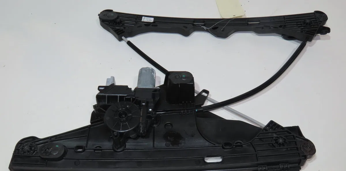 Mecanismemoteur leve-glace avg Peugeot 2008 II (UD_, US_, UY_, UK_) 1.2 puretech 130 (2019) occasion