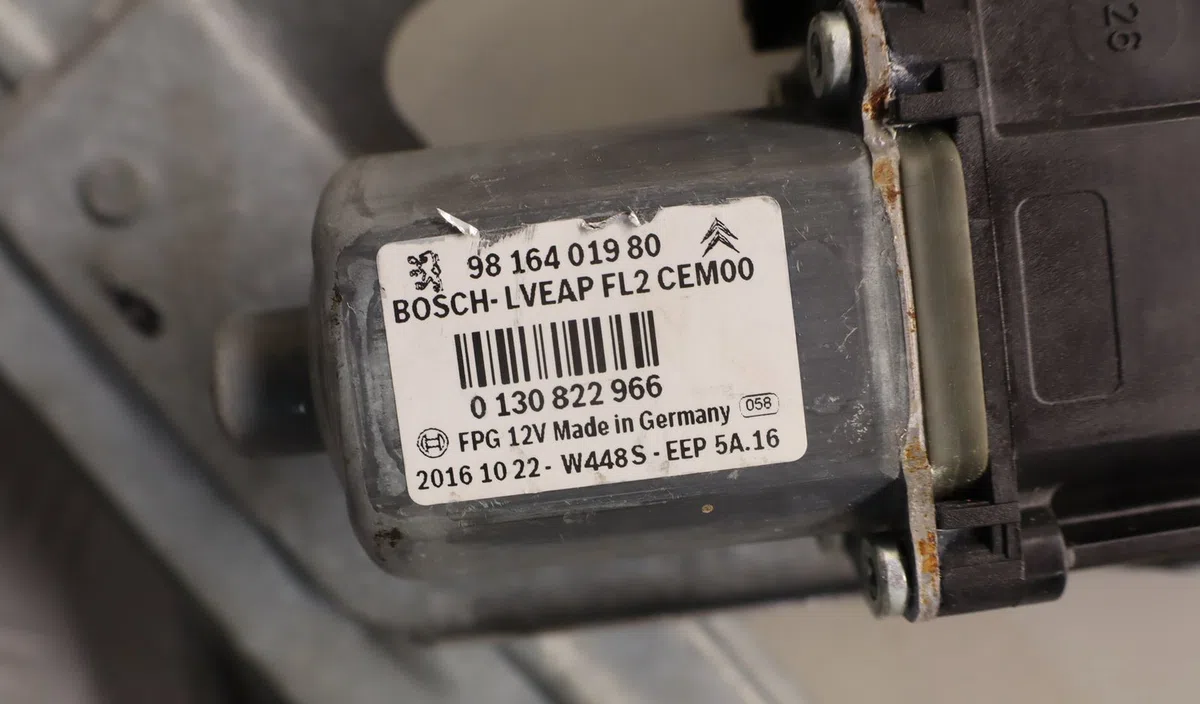 Mecanismemoteur leve-glace avg Peugeot 208 I (CA_, CC_) 1.6 bluehdi 120 (2013) occasion