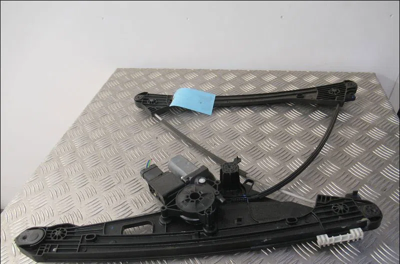Mecanismemoteur leve-glace avg Peugeot 3008 SUV (MC_, MR_, MJ_, M4_) 1.2 thp- puretech 130 (mrhnsm, mrhnsu, mrhnsj, mrhn