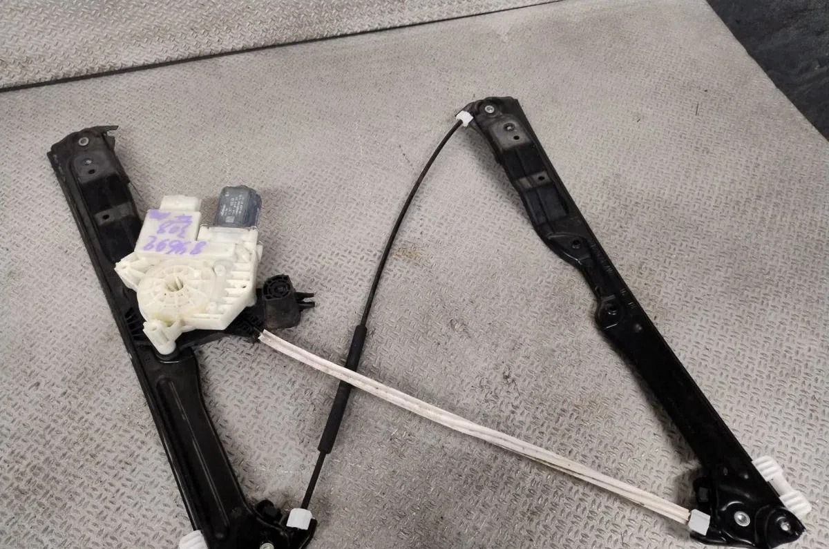 Mecanismemoteur leve-glace avg Peugeot 308 II (LB_, LP_, LW_, LH_, L3_) 1.5 bluehdi 130 (2017-2021) occasion