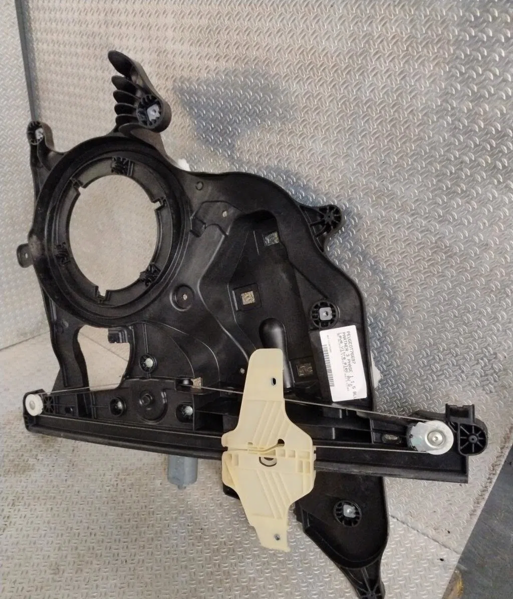 Mecanismemoteur leve-glace avg PEUGEOT PARTNER 3  PARTNER 3 PHASE 1 occasion