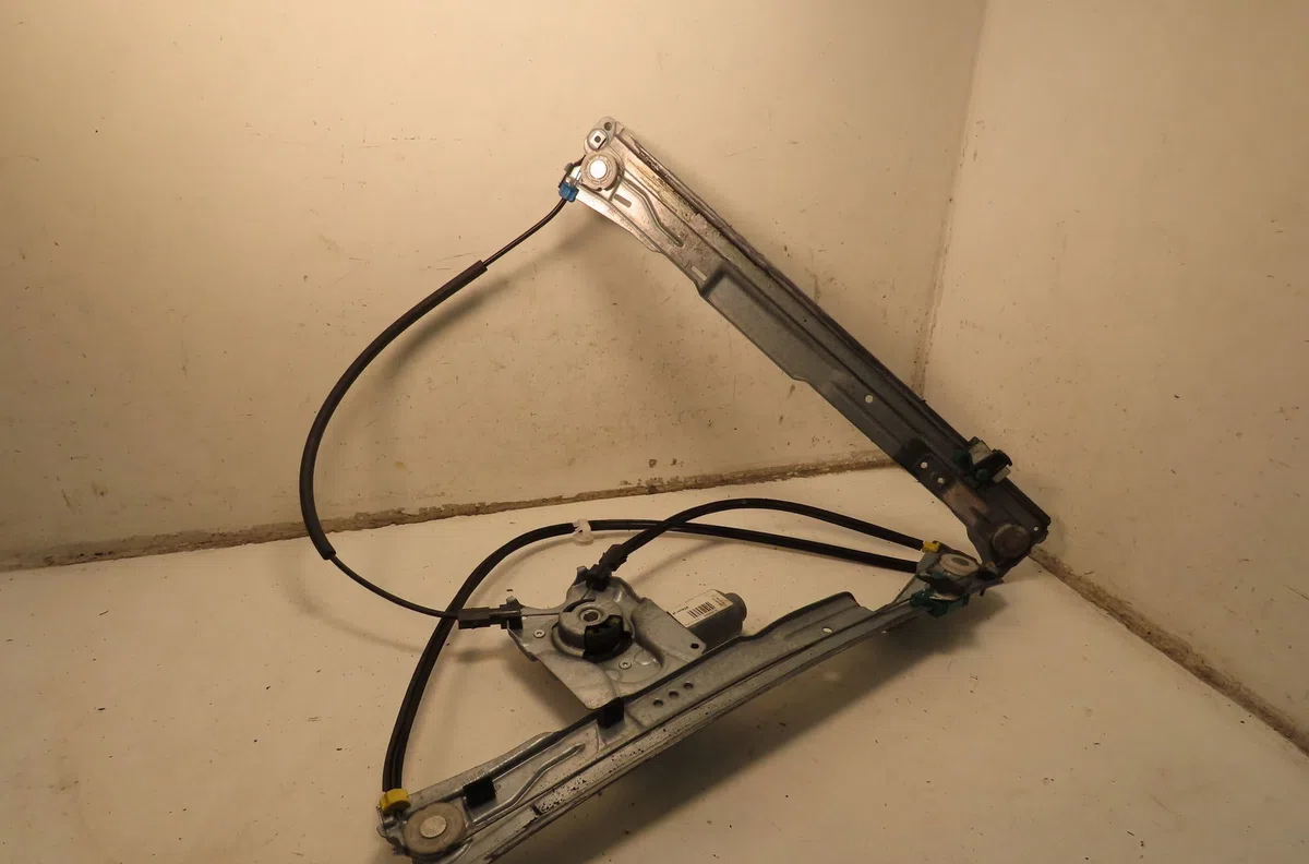 Mecanismemoteur leve-glace avg Renault CLIO III (BR0-1, CR0-1) 1.2 16v (br02, br0j, br11, cr02, cr0j, cr11) (2005-2014) 