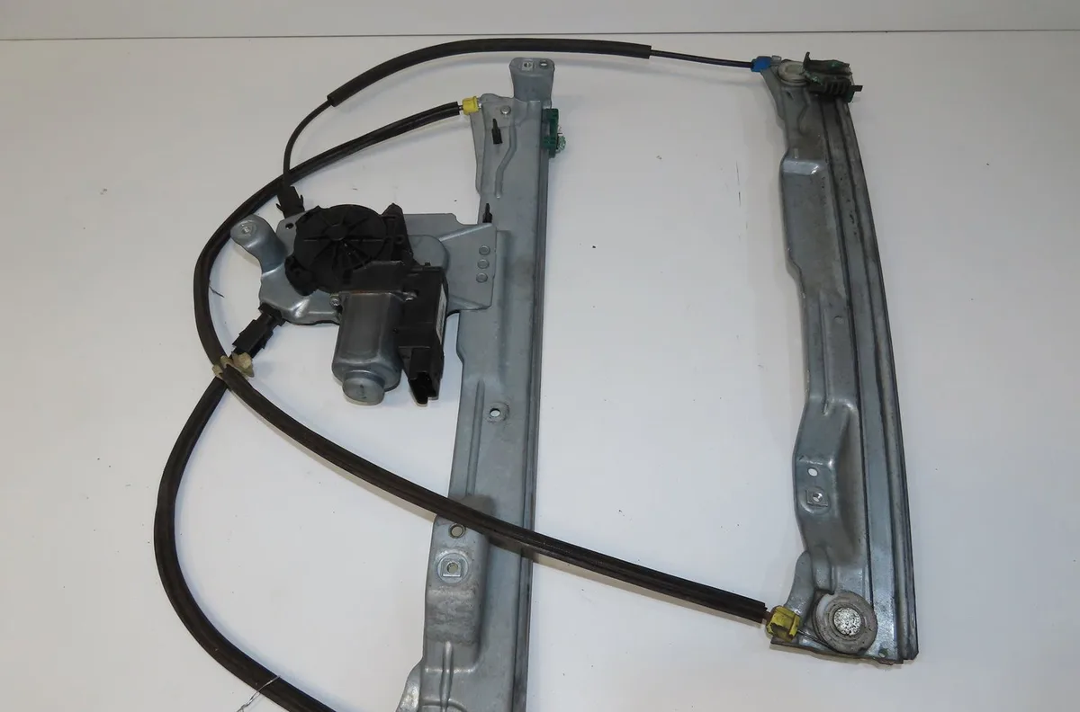 Mecanismemoteur leve-glace avg Renault CLIO III (BR0-1, CR0-1) 1.5 dci (2010-2014) 5 portes occasion