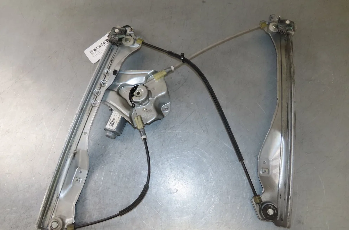 Mecanismemoteur leve-glace avg Renault CLIO III (BR0-1, CR0-1) 1.5 dci (br17, cr17) (2005-2012) 5 portes occasion