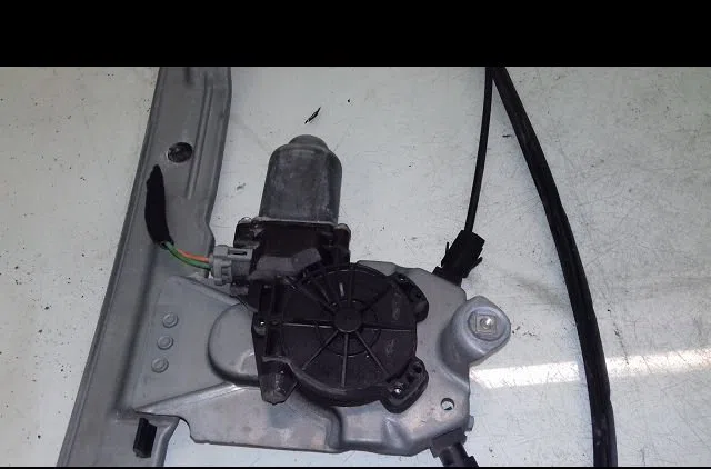 Mecanismemoteur leve-glace avg Renault CLIO III (BR0-1, CR0-1) 1.5 dci (c-br0g, c-br1g) (2005-2012) 5 portes occasion