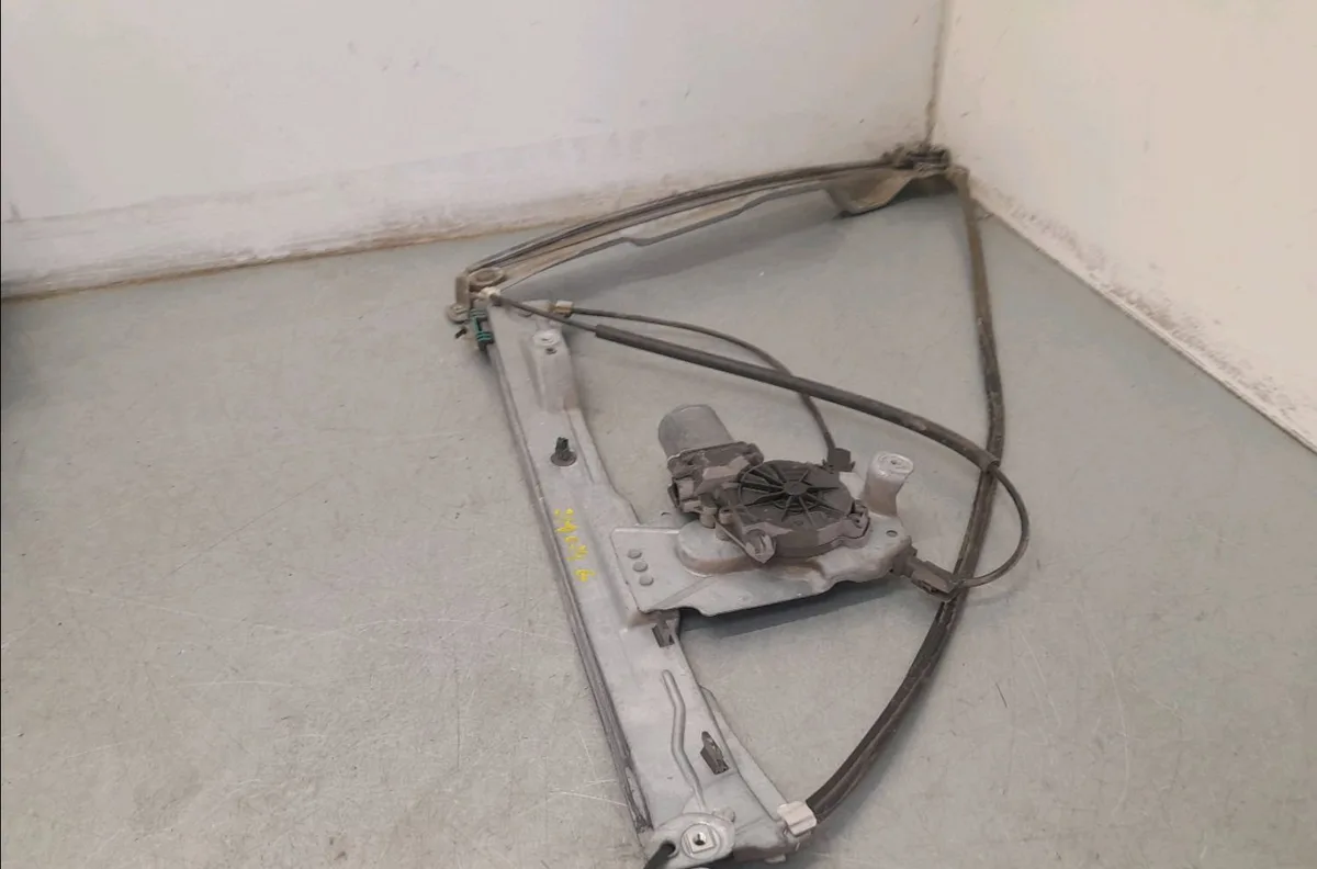 Mecanismemoteur leve-glace avg Renault CLIO III Camionnette - 3-5 portes (SB_, SR_) 1.5 dci (2005-2010) occasion