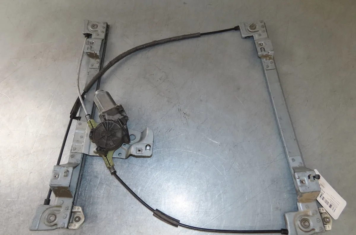 Mecanismemoteur leve-glace avg Renault KANGOO Express (FW0-1_) 1.5 dci 75 (fw07, fw10, fw04) (2010) 4 portes occasion