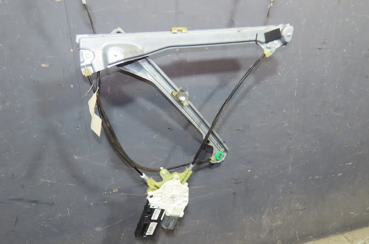 Mecanismemoteur leve-glace avg Renault LAGUNA III (BT0-1) 1.5 dci (bt00, bt0a, bt0t, bt1j) (2007-2015) 5 portes occasion