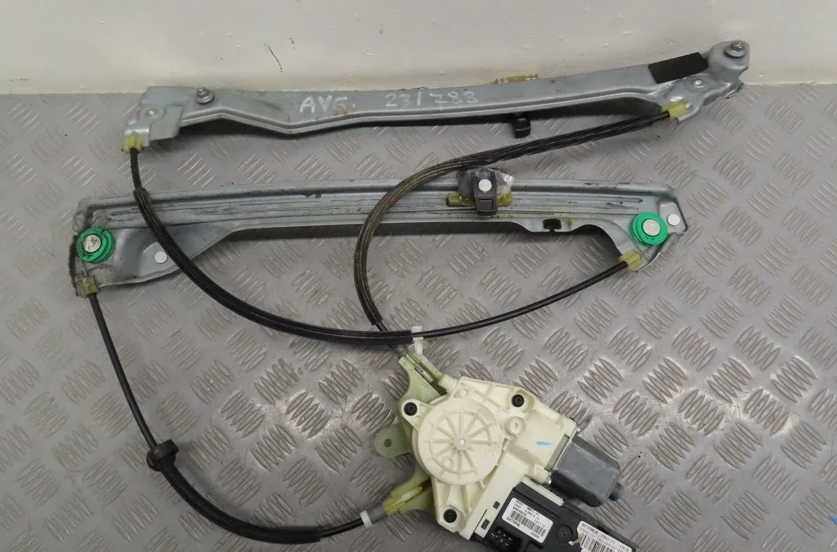 Mecanismemoteur leve-glace avg Renault LAGUNA III (BT0-1) 2.0 16v (bt05, bt0f, bt0w) (2007-2012) occasion