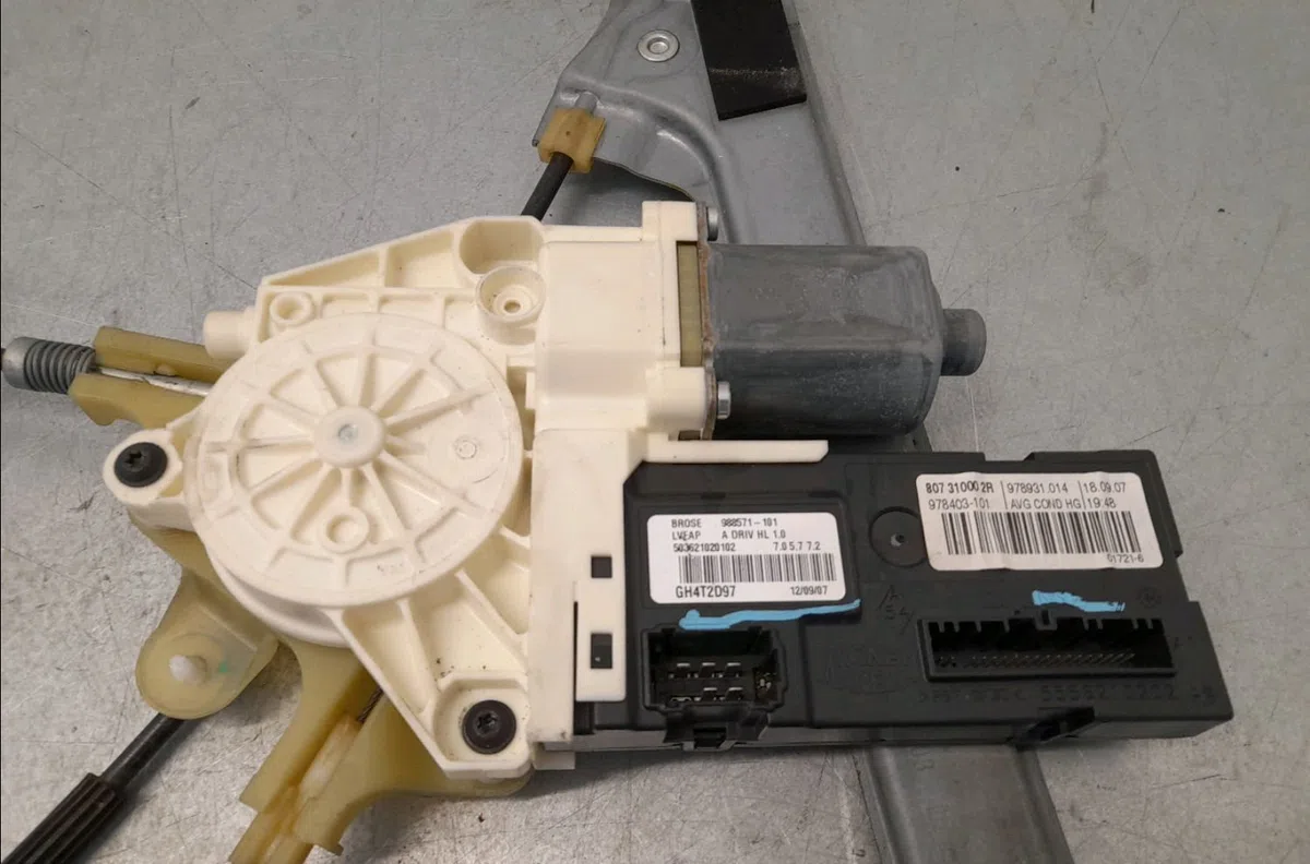 Mecanismemoteur leve-glace avg Renault LAGUNA III (BT0-1) 2.0 dci (bt01, bt08, bt09, bt0e, bt0k, bt12, bt1c, bt1d,... (2