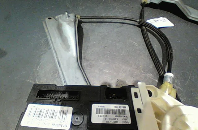 Mecanismemoteur leve-glace avg Renault LAGUNA III Grandtour (KT0-1) 2.0 dci (kt07, kt0j, kt14, kt1a, kt1s) (2007-2015) o