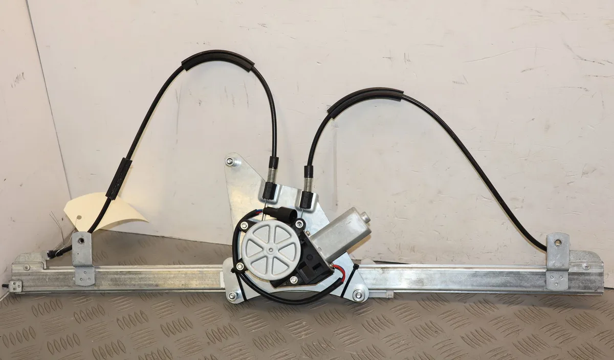 Mecanismemoteur leve-glace avg Renault MASTER III Camionnette (FV) 2.3 dci 145 rwd (fv0e, fv0f, fv0t, fv10, fv12) (2010)