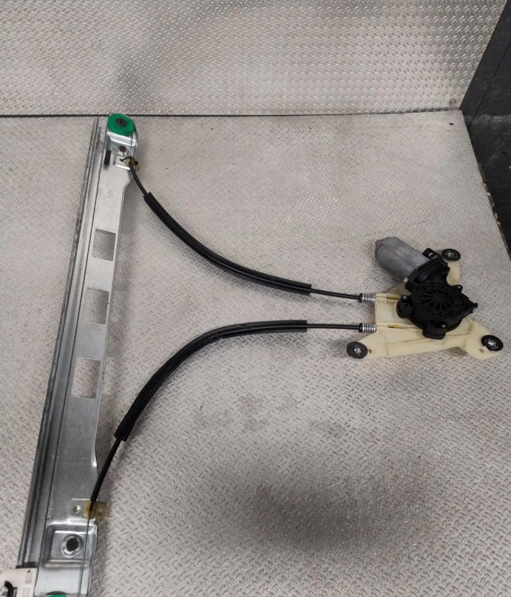 Mecanismemoteur leve-glace avg Renault MASTER III Camionnette (FV) 2.3 dci 165 fwd (fv0p, fv0u, fv11, fv12) (2014) occas