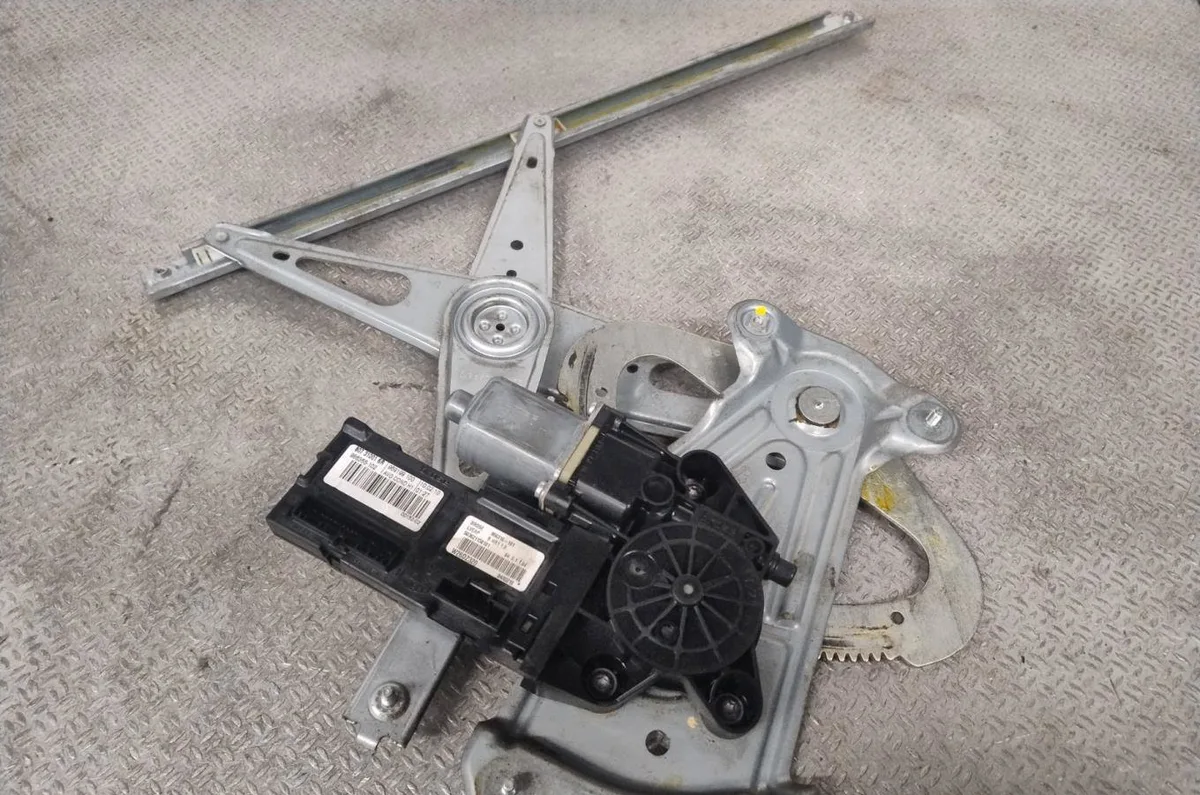 Mecanismemoteur leve-glace avg RENAULT MEGANE 3  MEGANE 3 PHASE 1 BREAK occasion