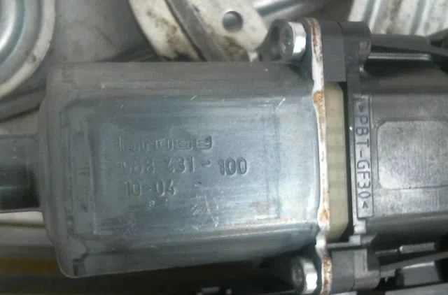 Mecanismemoteur leve-glace avg Renault MEGANE III 3-5 portes (BZ0-1_, B3_) 1.5 dci (bz09, bz0d, bz1w, bz29, bz14) (2009)