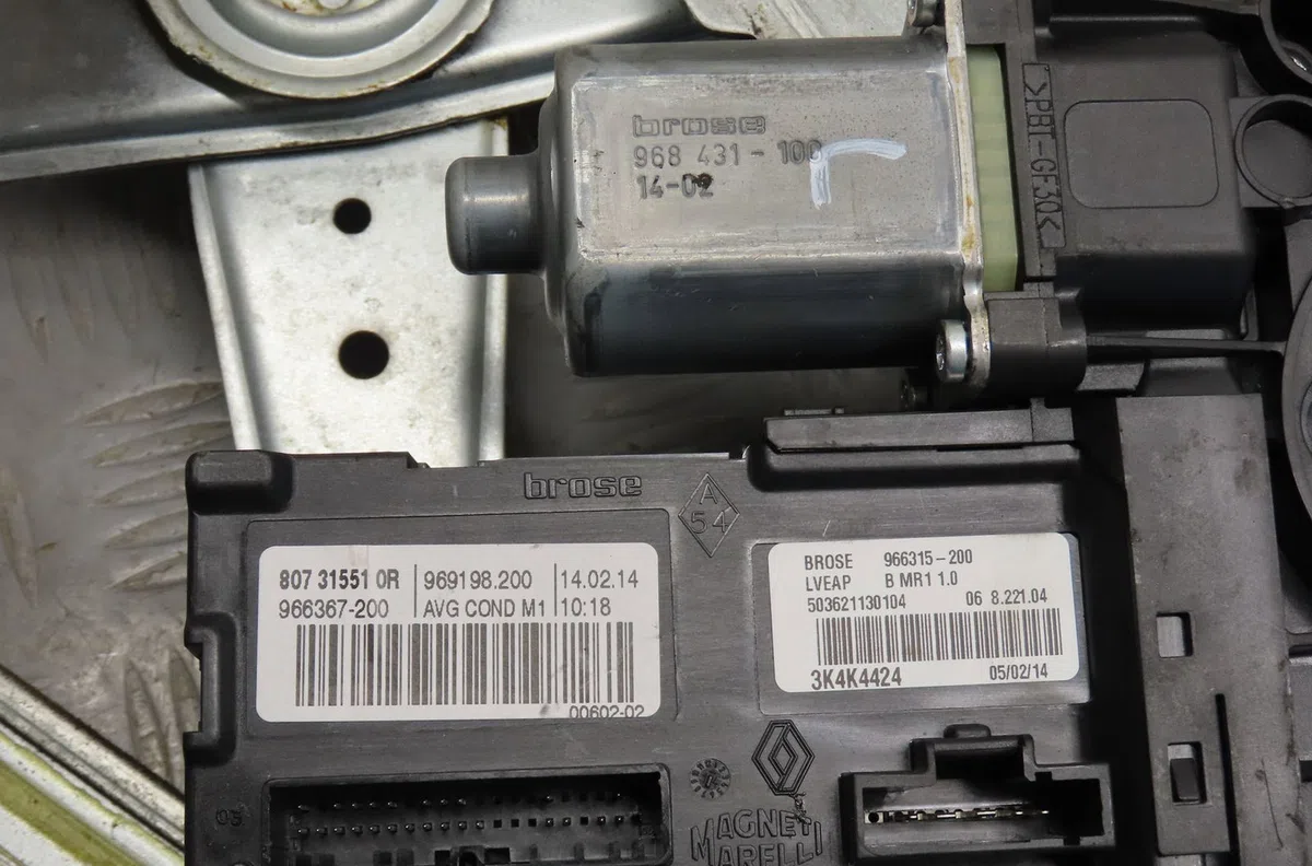 Mecanismemoteur leve-glace avg Renault MEGANE III 3-5 portes (BZ0-1_, B3_) 1.5 dci (bz1g, bz1w, bz0r) (2013-2015) 5 port