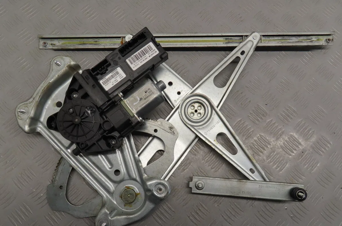 Mecanismemoteur leve-glace avg Renault MEGANE III 3-5 portes (BZ0-1_, B3_) 1.5 dci (bz1g, bz1w, bz0r) (2013-2015) 5 port