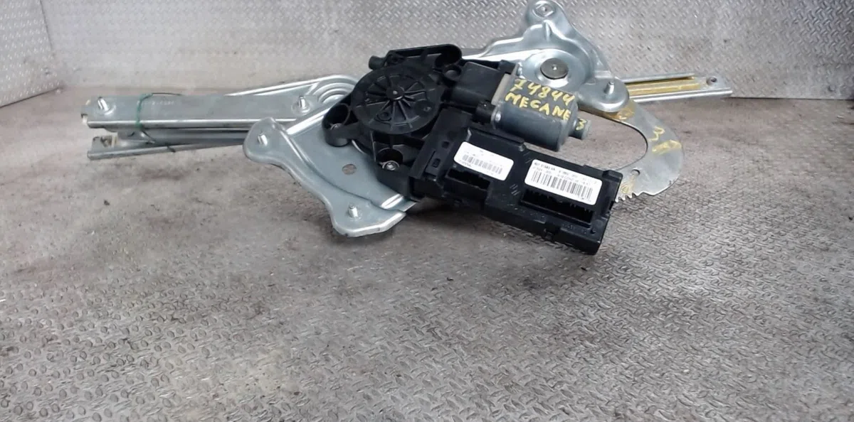 Mecanismemoteur leve-glace avg Renault MEGANE III Coupé (DZ0-1_) 2.0 dci (2012) occasion