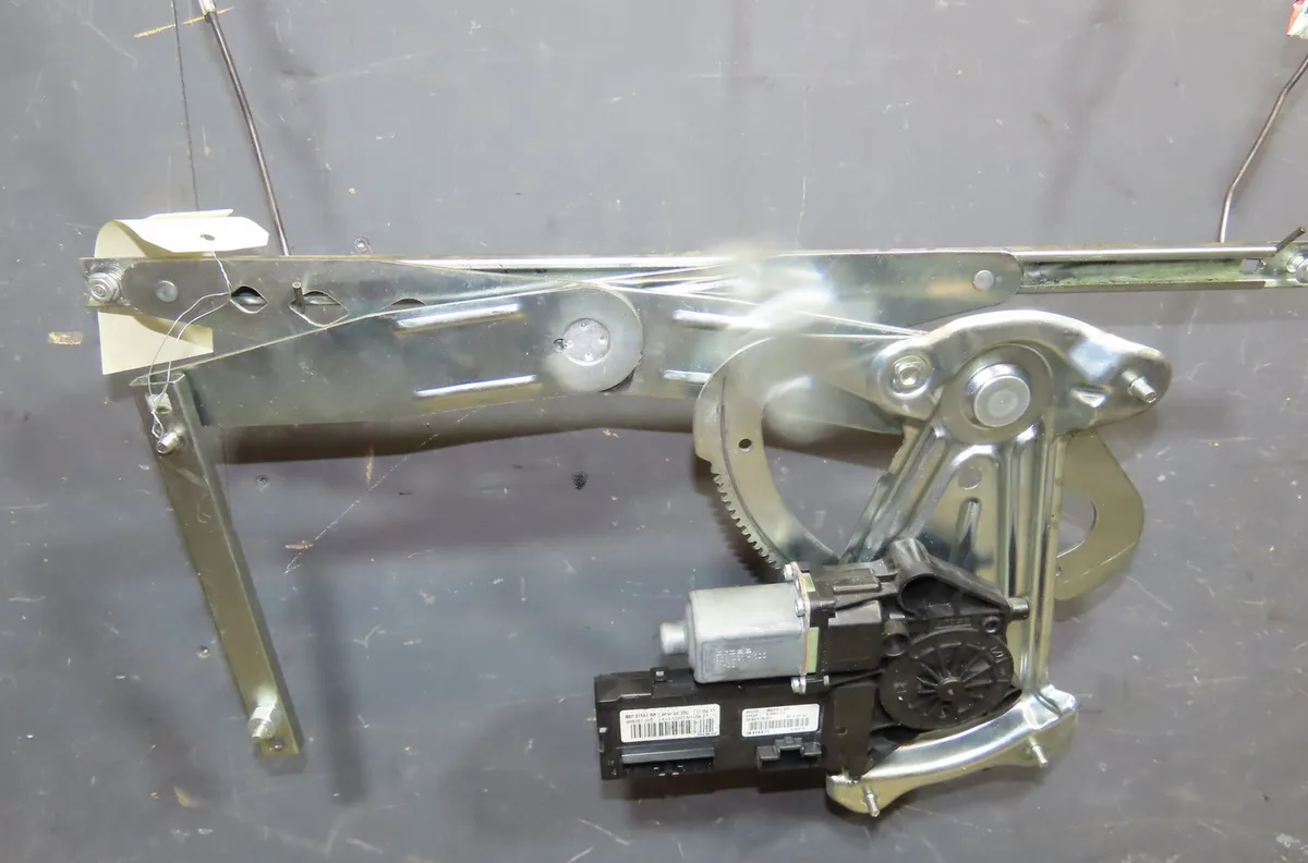 Mecanismemoteur leve-glace avg Renault MEGANE III Grandtour (KZ0-1) 1.5 dci (kz09, kz0d, kz1g, kz29, kz14, kz1w, kz10, k