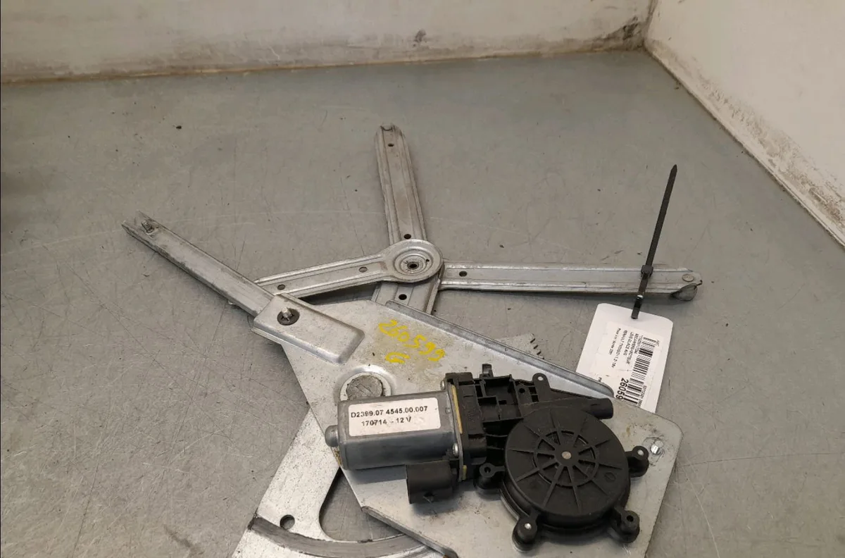Mecanismemoteur leve-glace avg Renault TWINGO I (C06_) 1.2 16v (c06c, c06d, c06k) (2001-2007) 3 portes occasion