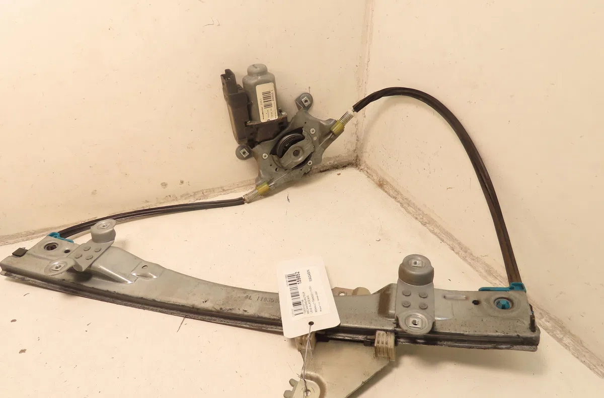 Mecanismemoteur leve-glace avg Renault TWINGO II (CN0_) 1.5 dci (cn0e) (2007-2014) 3 portes occasion