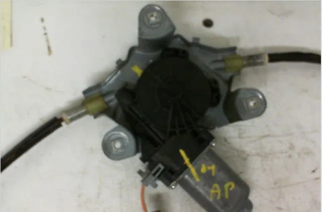 Mecanismemoteur leve-glace avg RENAULT TWINGO II Phase 1 06-2007--11-2011 1.5 DCI 65ch occasion