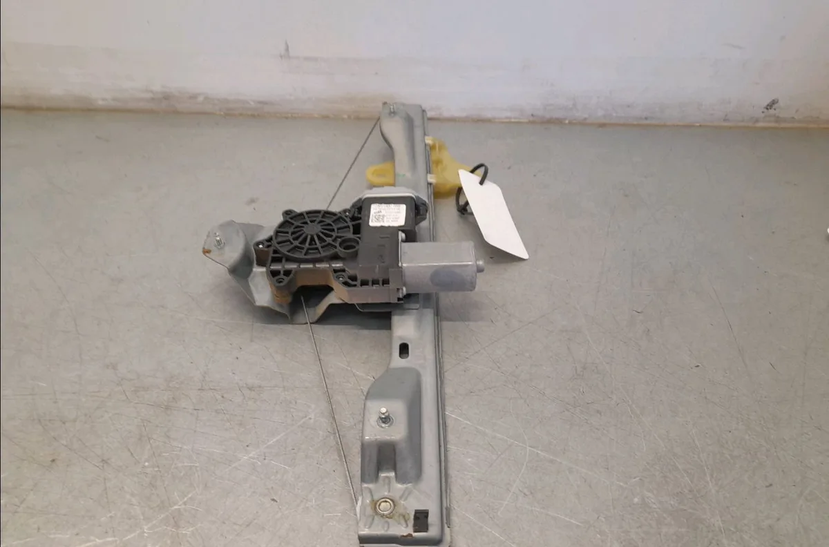 Mecanismemoteur leve-glace avg Renault TWINGO III (BCM_, BCA_) 0.9 tce 95 (2019) occasion