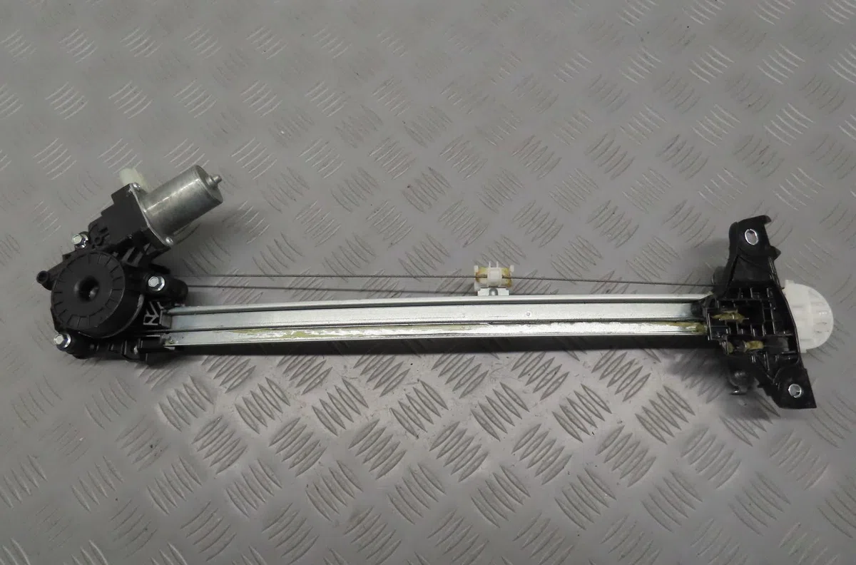 Mecanismemoteur leve-glace avg Suzuki IGNIS III (MF) 1.2 hybrid allgrip (atk412) (2016) occasion