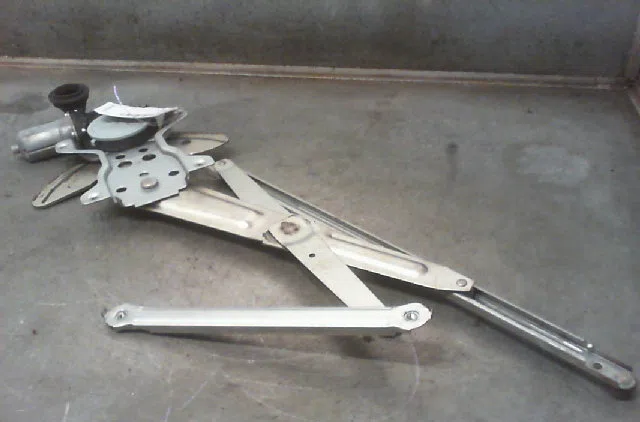 Mecanismemoteur leve-glace avg Suzuki SWIFT III (MZ, EZ) 1.3 (rs 413) (2005) occasion