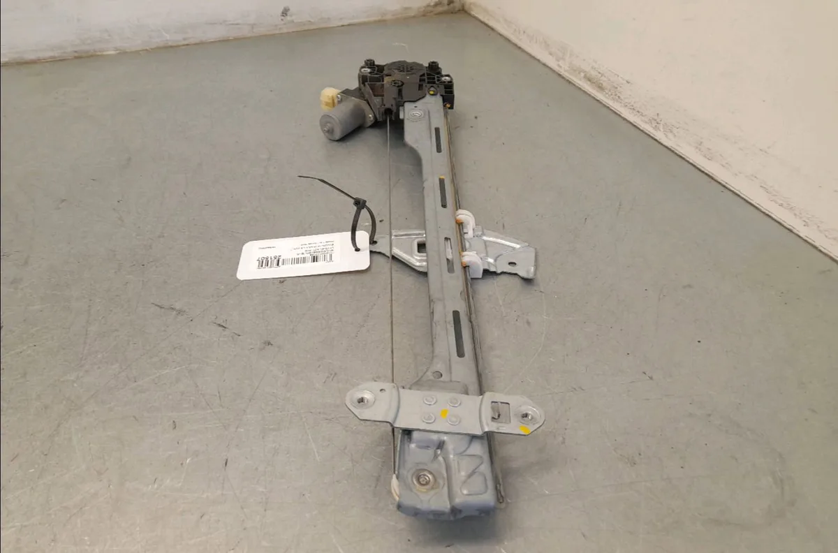Mecanismemoteur leve-glace avg Suzuki VITARA (LY) 1.6 (apk 416) (2015) occasion