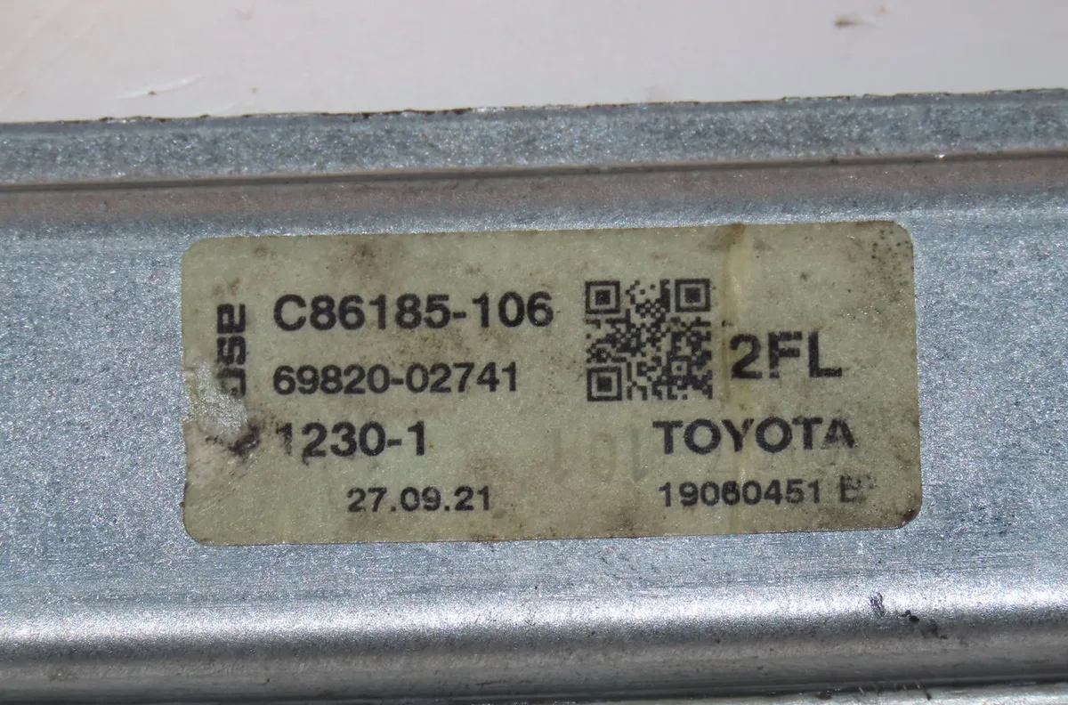 Mecanismemoteur leve-glace avg Toyota COROLLA Break (_E21_) 2.0 hybrid (mzeh12) (2019) 5 portes occasion