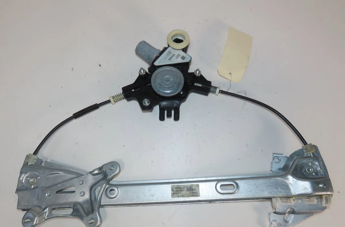 Mecanismemoteur leve-glace avg Toyota COROLLA Break (_E21_) 2.0 hybrid (mzeh12) (2019) 5 portes occasion