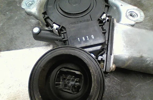 Mecanismemoteur leve-glace avg Toyota COROLLA Verso (_E12_) 2.0 d-4d (cde120_) (2002-2004) occasion