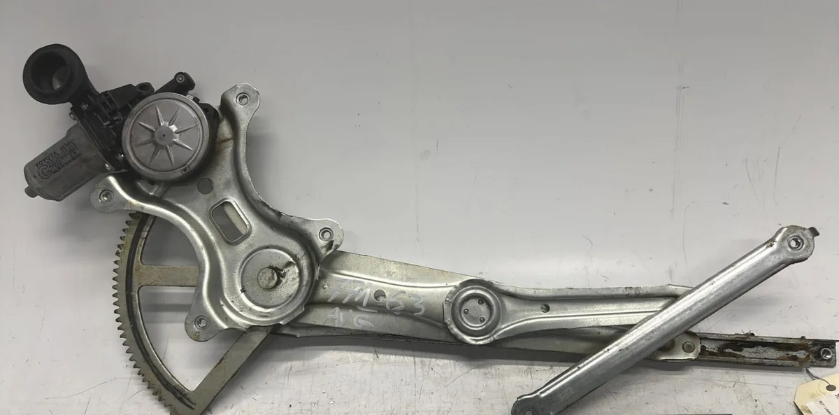 Mecanismemoteur leve-glace avg TOYOTA HILUX 4 PHASE 3 occasion