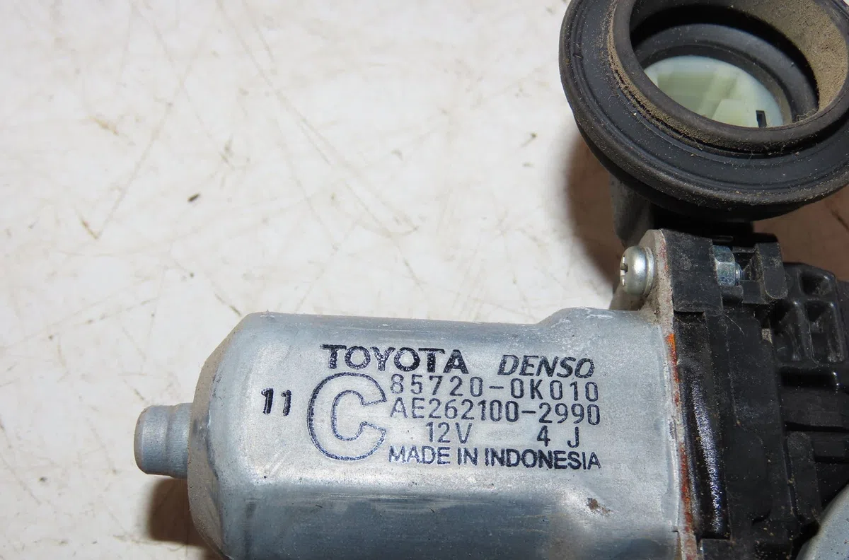 Mecanismemoteur leve-glace avg Toyota HILUX VII Pick-up (_N1_, _N2_, _N3_) 2.5 d-4d 4wd (kun25_) (2006-2015) occasion