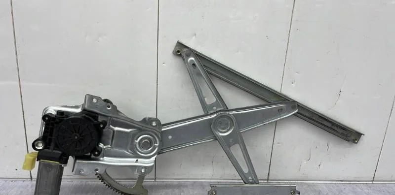 Mecanismemoteur leve-glace avg TOYOTA YARIS 1 PHASE 2 occasion