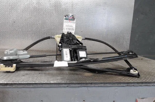 Mecanismemoteur leve-glace avg VOLKSWAGEN CADDY 3  CADDY 3 PHASE 1 occasion
