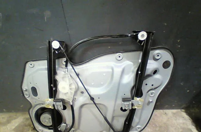 Mecanismemoteur leve-glace avg Volkswagen CADDY III Monospace (2KB, 2KJ, 2CB, 2CJ) 1.9 tdi (2004-2010) occasion