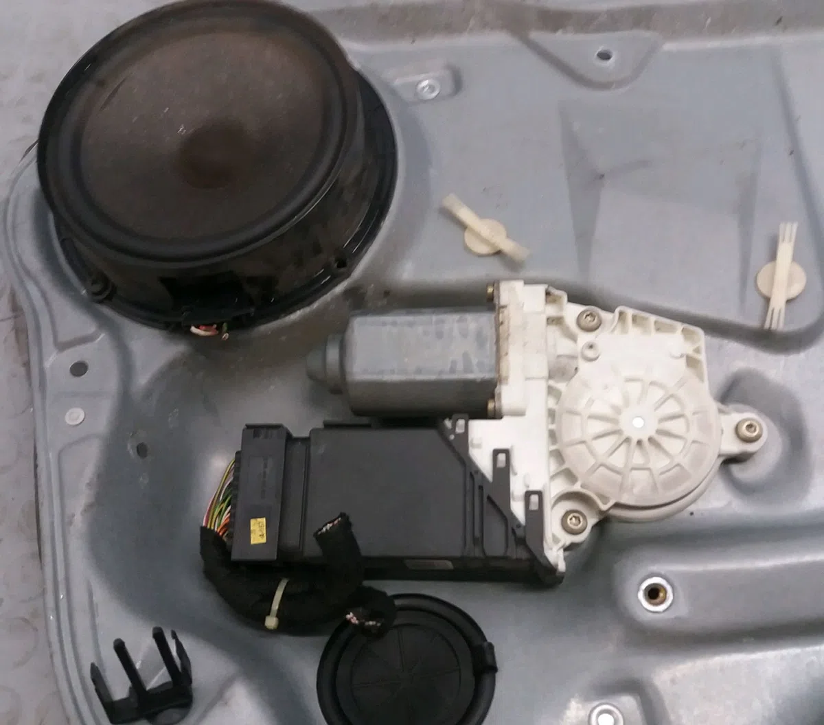 Mecanismemoteur leve-glace avg Volkswagen GOLF IV (1J1) 1.9 tdi (1997-2004) 3 portes occasion