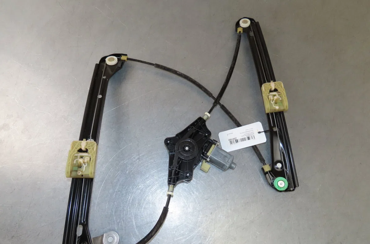 Mecanismemoteur leve-glace avg Volkswagen GOLF VII (5G1, BQ1, BE1, BE2) 1.0 tsi (2015-2020) occasion
