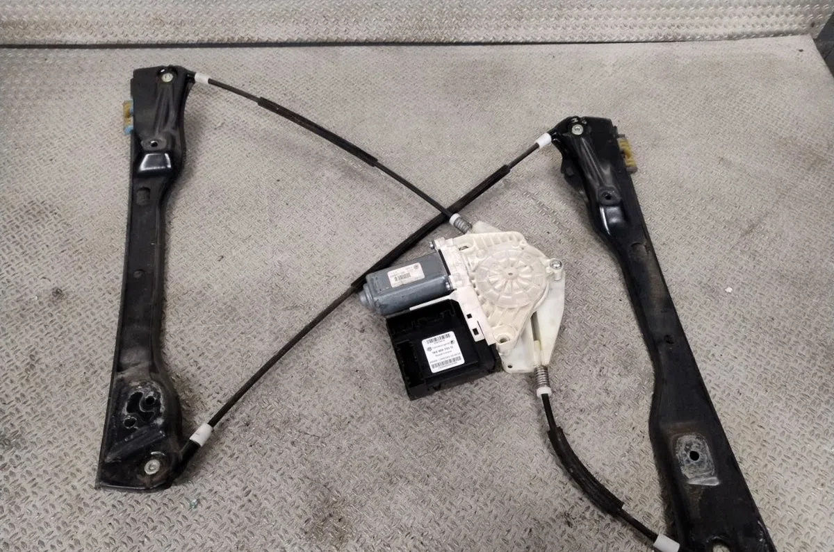 Mecanismemoteur leve-glace avg Volkswagen PASSAT B6 (3C2) 2.0 tdi 16v (2005-2010) occasion