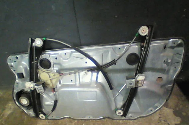 Mecanismemoteur leve-glace avg Volkswagen POLO (9N_, 9A_) 1.2 12v (2001-2007) 5 portes occasion