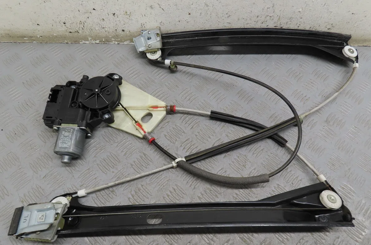 Mecanismemoteur leve-glace avg Volkswagen POLO V (6R1, 6C1) 1.6 tdi (2009) occasion