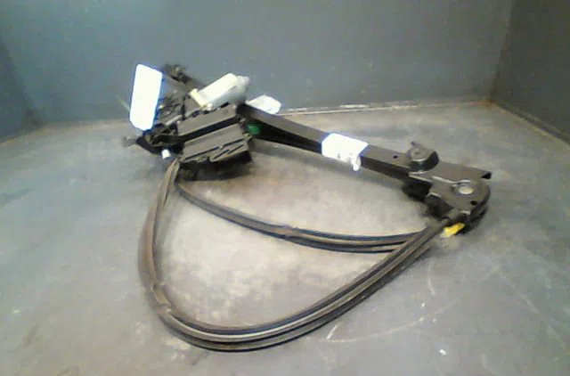 Mecanismemoteur leve-glace avg Volkswagen SHARAN (7M8, 7M9, 7M6) 1.9 tdi (1996-2000) occasion