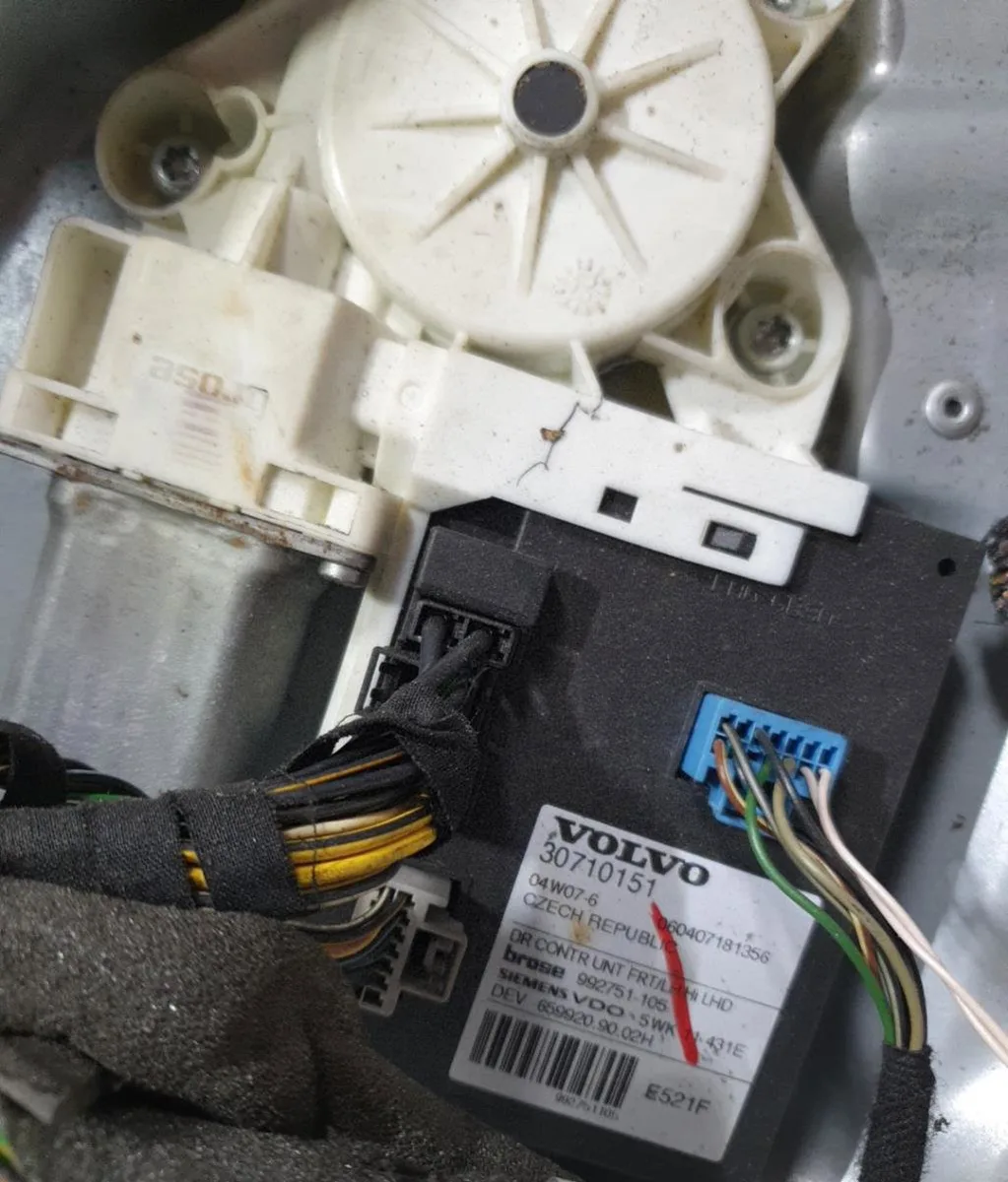 Mecanismemoteur leve-glace avg VOLVO V 50 PHASE 1 BREAK occasion