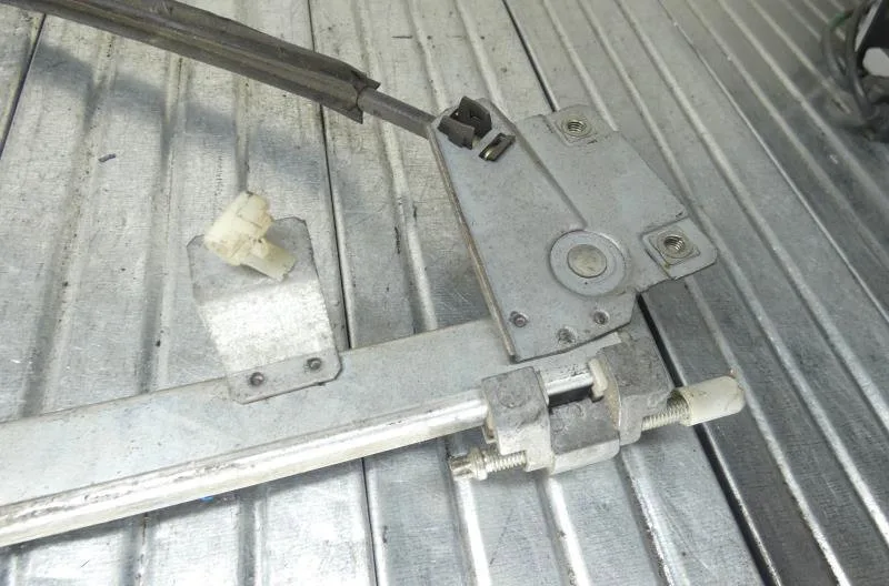 Mecanismemoteur leve-glace porte coulissante d AUDI 100 2 PHASE 1 occasion