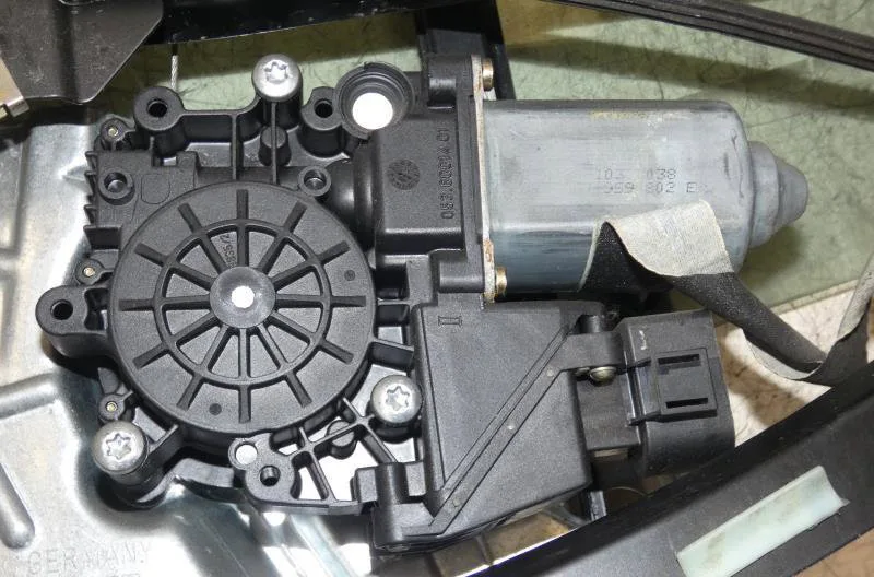 Mecanismemoteur leve-glace porte coulissante d AUDI A4 1 PHASE 2 occasion