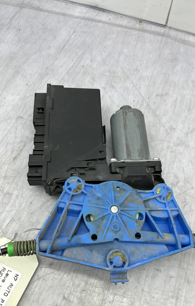 Mecanismemoteur leve-glace porte coulissante d AUDI A4 2 AVANT PHASE 2 BREAK occasion