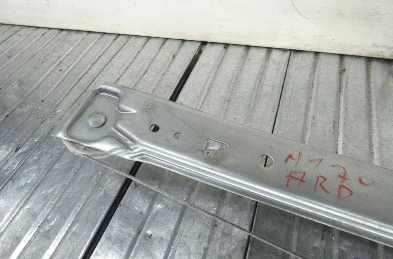 Mecanismemoteur leve-glace porte coulissante d MERCEDES CLASSE A 168 PHASE 1 occasion