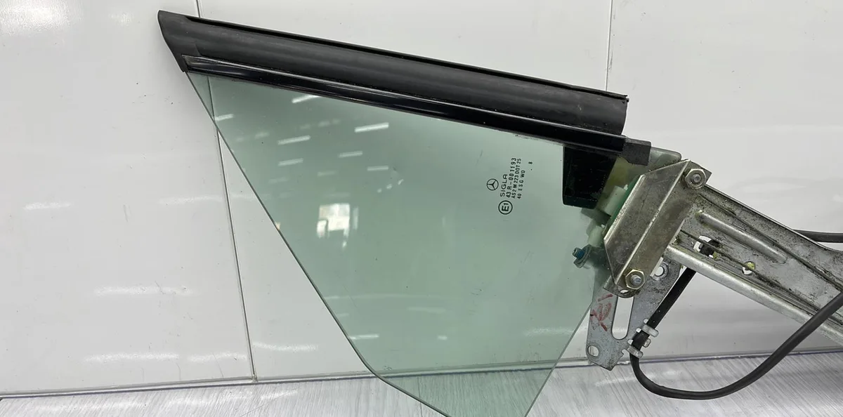 Mecanismemoteur leve-glace porte coulissante d MERCEDES CLASSE SLK 170 PHASE 1 CABRIOLET occasion